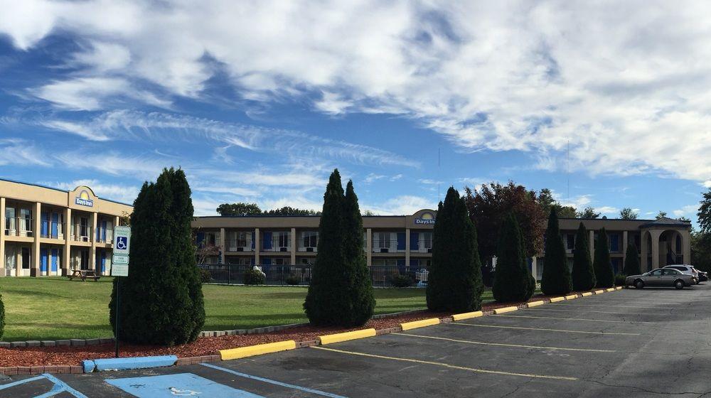 Days Inn By Wyndham Christiansburg Buitenkant foto