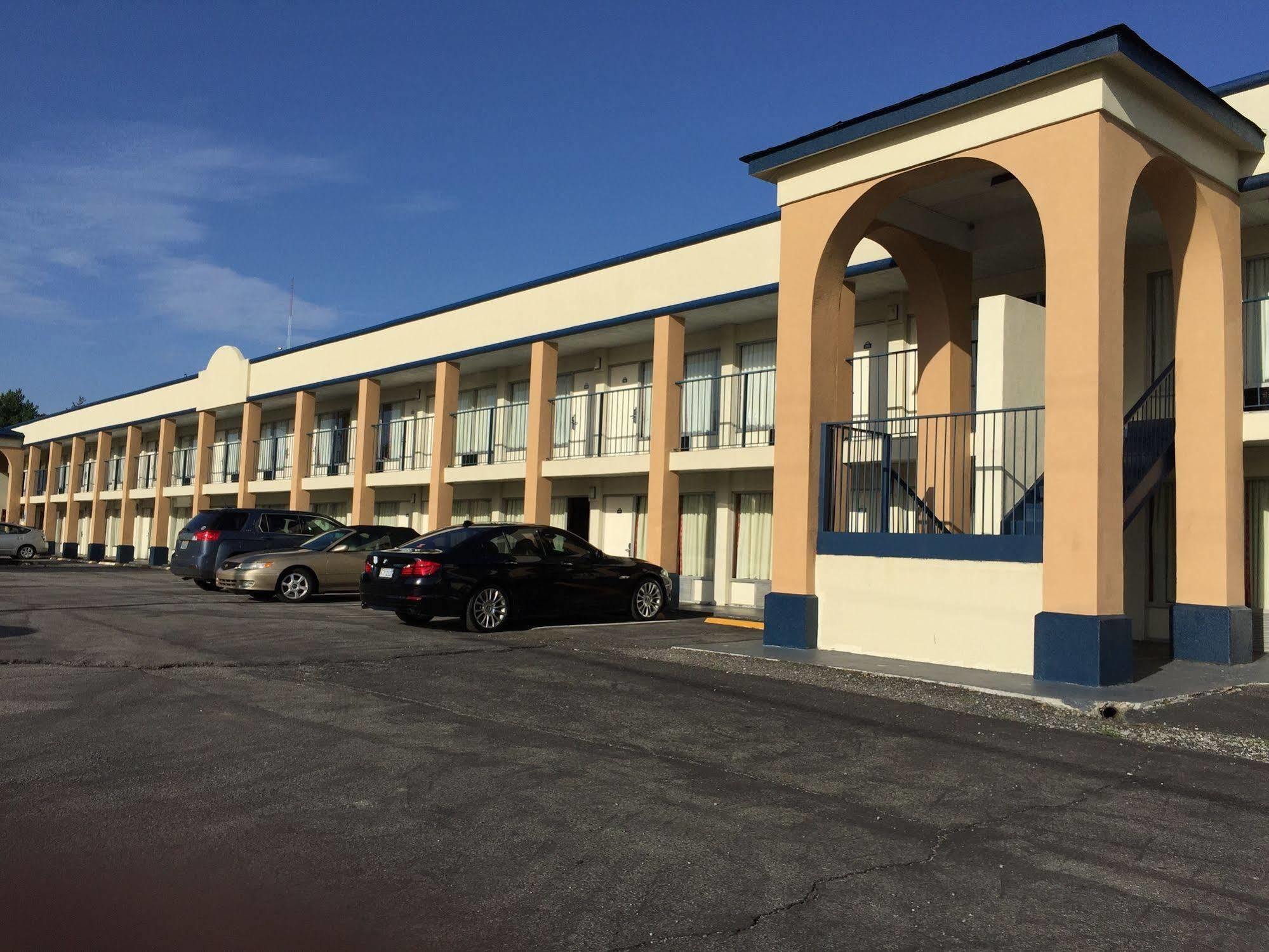 Days Inn By Wyndham Christiansburg Buitenkant foto