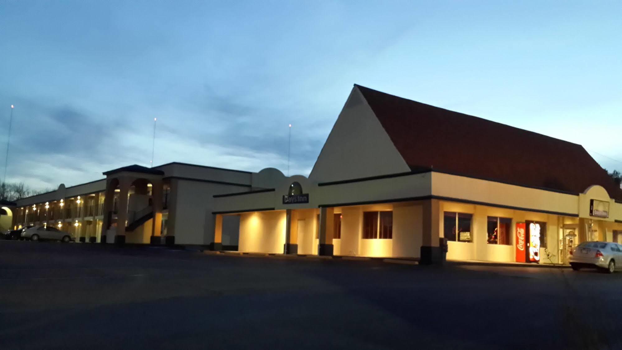 Days Inn By Wyndham Christiansburg Buitenkant foto