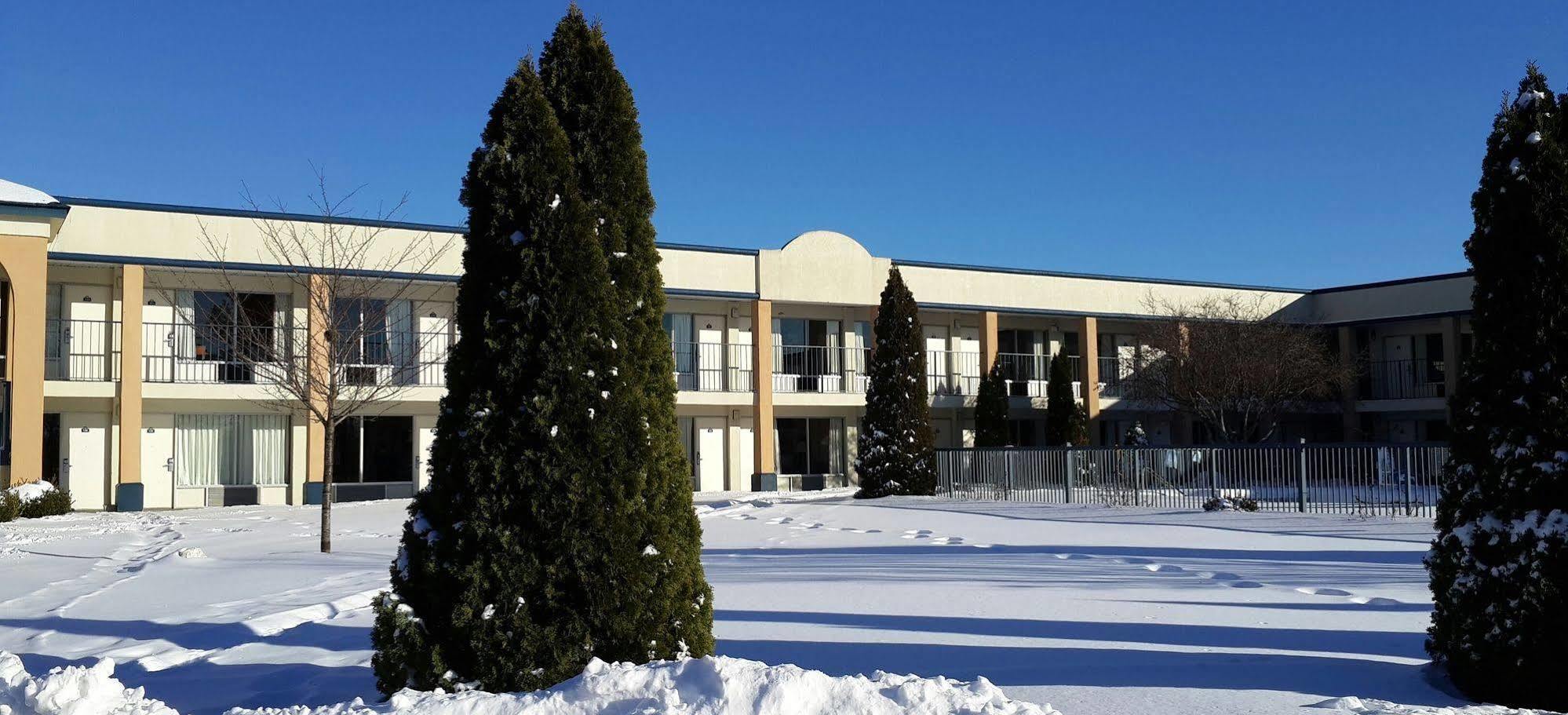 Days Inn By Wyndham Christiansburg Buitenkant foto