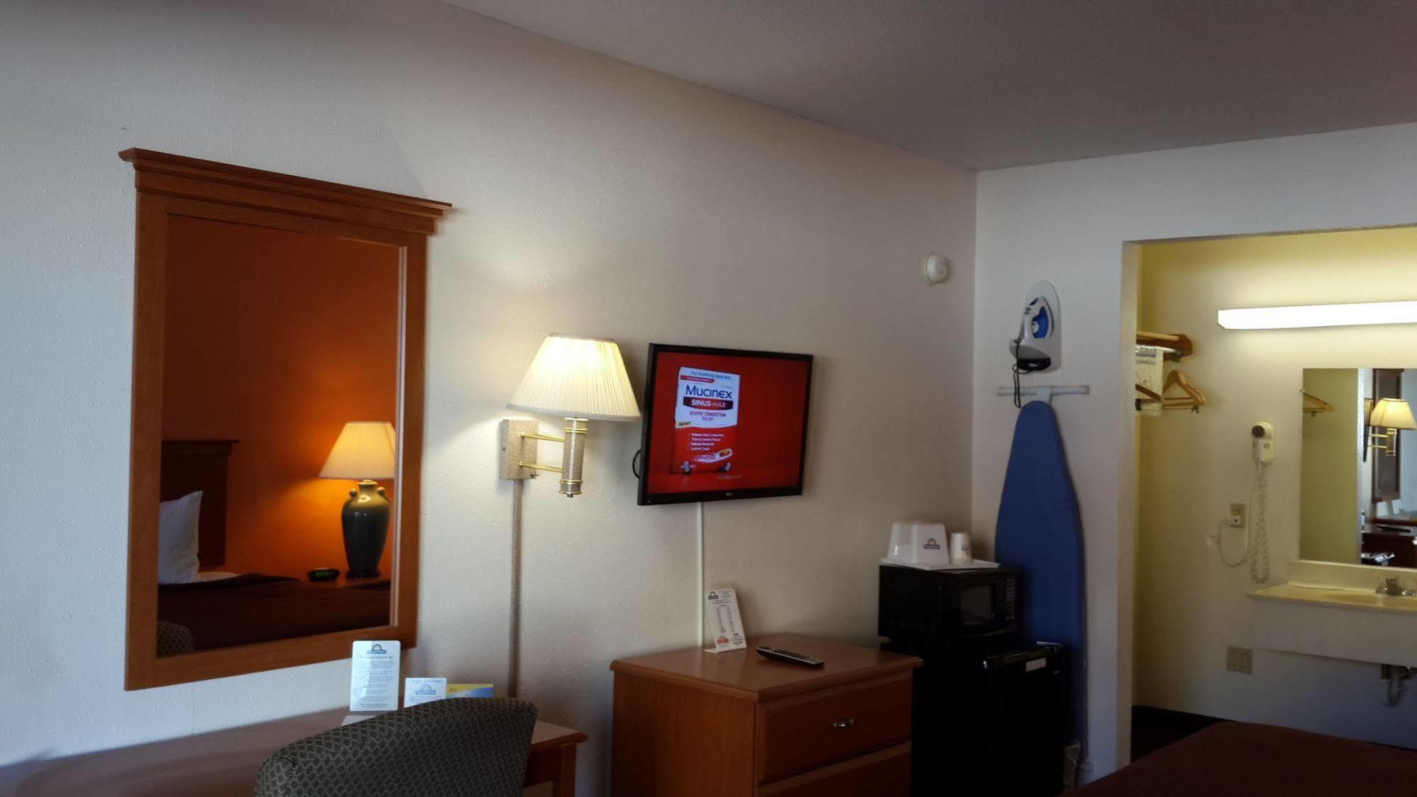 Days Inn By Wyndham Christiansburg Buitenkant foto